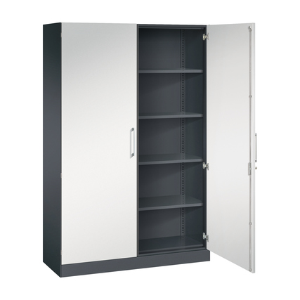 Schwargrauer Flügeltürenschrank mit weißen Türen und offenen Regalböden, sichtbar von vorn.