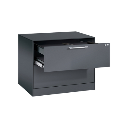 Schwarzer Hängeregistraturschrank mit geöffneter Schublade, sichtbar innenliegende Fächer.