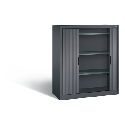 Schwarzer Rollladenschrank mit mittig angeschlagener Tür und drei einstellbaren Regalböden.