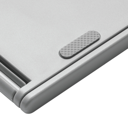 Detailansicht des Kensington Notebookständers mit rutschfester Fußmatte und klappbarem Design.