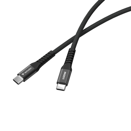 USB-C-Kabel mit zwei Steckern, geflochtenem Außenmantel und verstärktem Kupferkern.