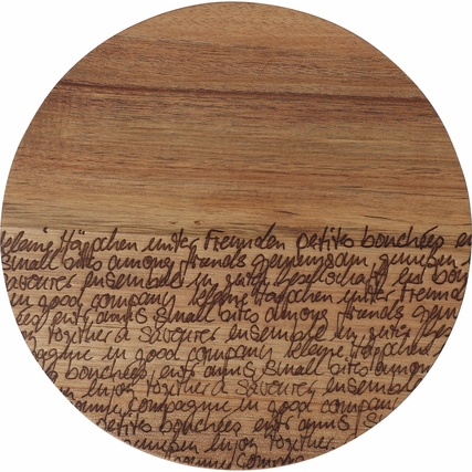 Rundes Schneidebrett aus Akazienholz mit gelaserter, handgeschriebener Typografie.