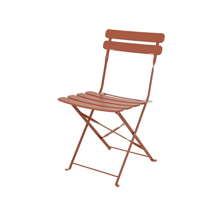 Faltstuhl in terrabraun mit slatted Sitzfläche und Rückenlehne.