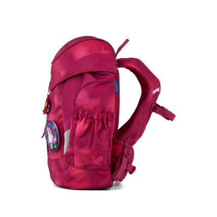 Rucksack in pinker Farbe mit seitlicher Tasche und individueller Klettie-Personalisation.