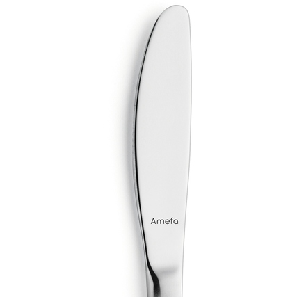 Edelstahlmesser mit glänzender Klinge und eingraviertem Logo.