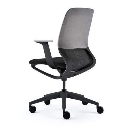 Bürodrehstuhl mit gepolstertem Sitz und Membranrückenlehne, seitliche Ansicht.