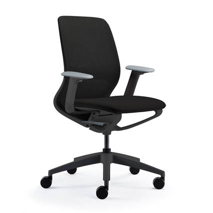 Schwarzer Bürodrehstuhl mit ergonomischer Rückenlehne und mehrfach verstellbaren Armlehnen.