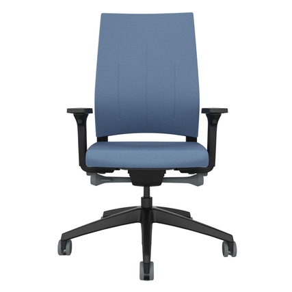 Bürodrehstuhl mit blauer Polsterung, schwarzem Gestell und höhenverstellbarer Rückenlehne.