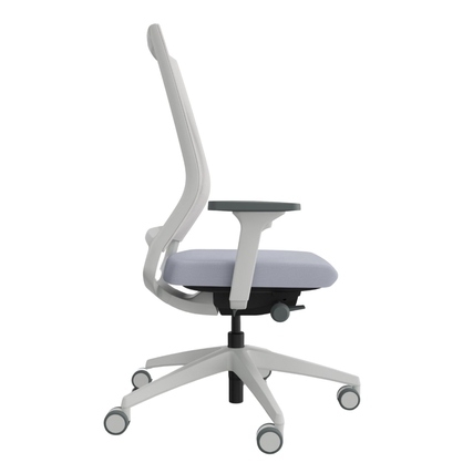 Bürodrehstuhl Quaterback 2 in hellgrau, seitliche Ansicht mit hoher Rückenlehne und Armlehnen.