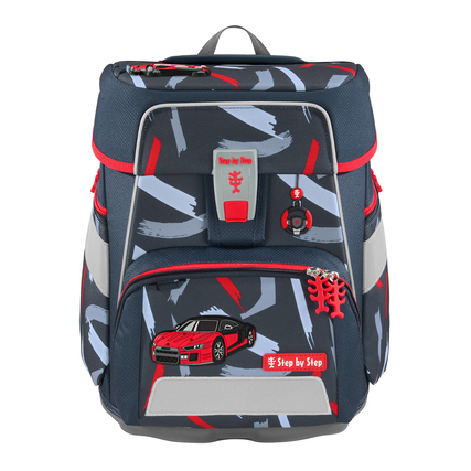 Schulranzen mit rotem Sportwagen-Design und reflektierenden Elementen auf blauem Hintergrund.