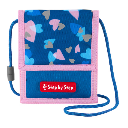 Blauer Brustbeutel mit buntem Herzmuster und pinkem Rahmen, inklusive Trageband.