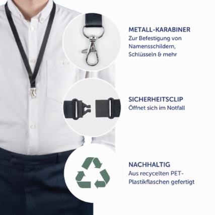 Schwarzes Recycling-Textilband mit Metallkarabiner und Sicherheitsclip am tragenden Hemd.