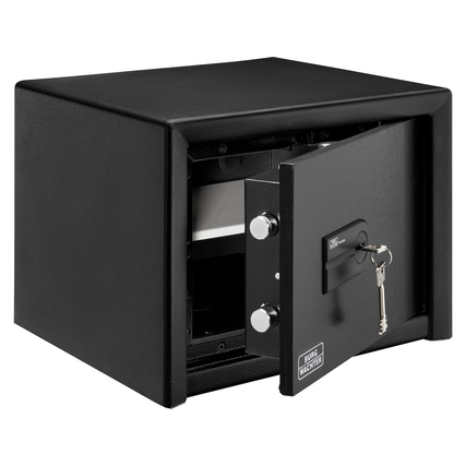 Möbeltresor mit doppelwandiger Konstruktion und offenem Türschloss, grau-schwarz lackiert.