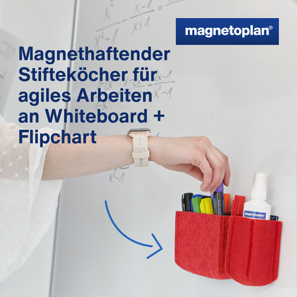 Roter Stiftehalter aus Filz mit integrierten Magneten, befestigt an einem Whiteboard.