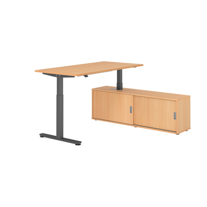 Schreibtischkombination mit höhenverstellbarem Tisch und Sideboard in Buche und Graphit.