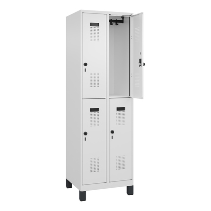 Doppelstöckiger Kleiderspind in verkehrsweiß mit zwei Fächern und belüfteten Türen.