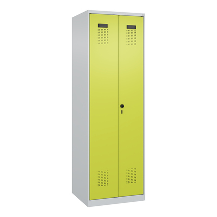Zwei-Abteil-Kleiderspind in lichtgrau mit clowngrünen Türen und Belüftungsöffnungen.
