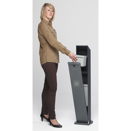 Standascher und Abfallsammler in antik-silber, genutzt im Außenbereich mit zwei Inneneinsätzen.