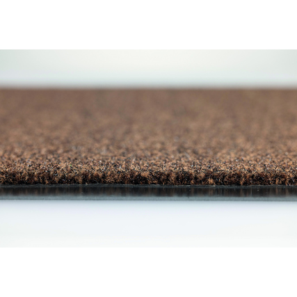 Schmutzfangmatte in schokoladenbraun mit geschnittenem Flor und strapazierfähigem Rücken.