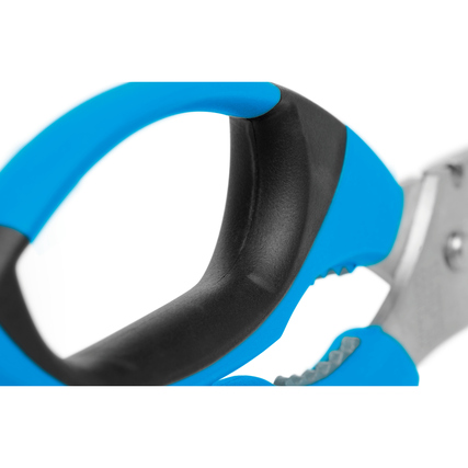 Detailaufnahme des Griffs einer symmetrischen Universalschere mit blauen Gummiapplikationen.