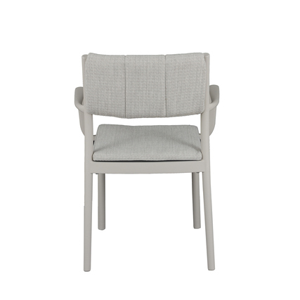 Gartenstuhl Rocco in Sandfarbe, Ansicht von hinten mit gepolsterter Sitzfläche und Armlehnen.