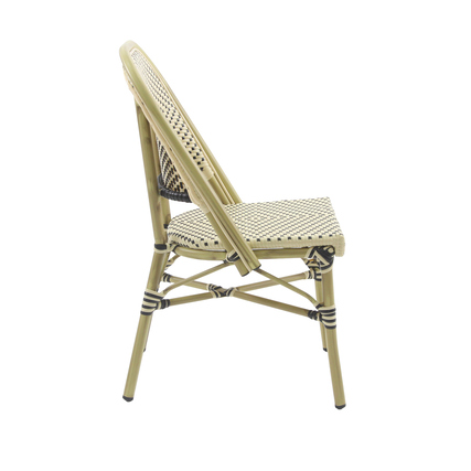 Seitenansicht eines weißen und schwarzen Polyrattan-Bistrostuhls mit klassischem Design.