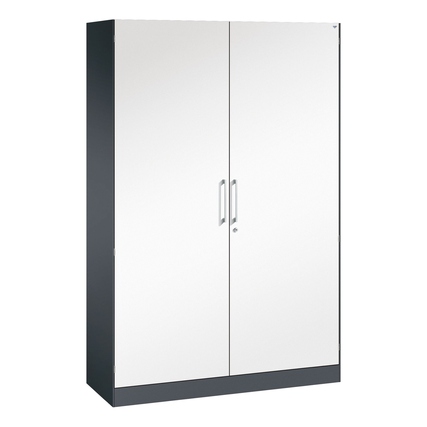 C+P Flügeltürenschrank Asisto 1.200 x 1.980 x 435 mm (B x H x T) 4 Fachböden Stahl Farbe der Front: verkehrsweiß Farbe des Korpus: schwarzgrau