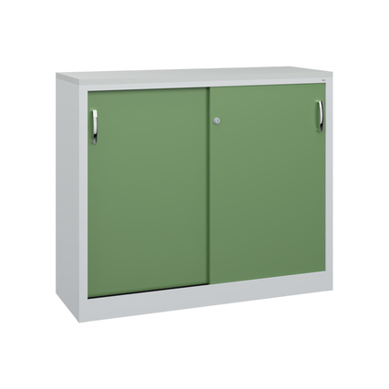 C+P Schiebetürenschrank Acurado 1.200 x 1.000 x 400 mm (B x H x T) 2 Fachböden Stahl Farbe der Front: resedagrün Farbe des Korpus: lichtgrau