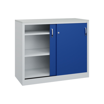 Stahl-Schiebetürenschrank in enzianblau mit zwei offenen Regalfächern und einem Schiebetürfach.
