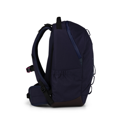 Satch Schulrucksack in Urban Pink Blue, Seitenansicht mit sportlichem Design.