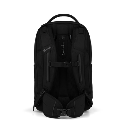Schwarzer Schulrucksack mit gepolsterten Tragegurten und zusätzlichem Hüftgurt.