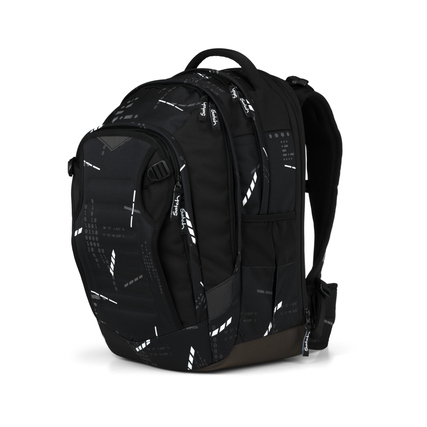 Schwarzer Satch Schulrucksack Match Plus mit sportlichem Design und reflektierenden Mustern.