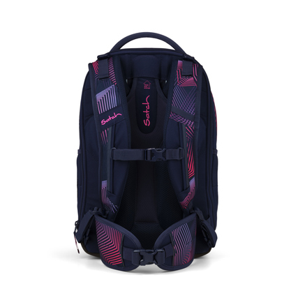 Schulrucksack in sportlichem Design mit verstellbaren Gurten und maximalem Volumen.