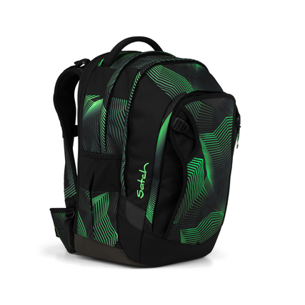 Satch Schulrucksack Match Plus in Seismic Green mit sportlichem Design und maximalem Volumen.