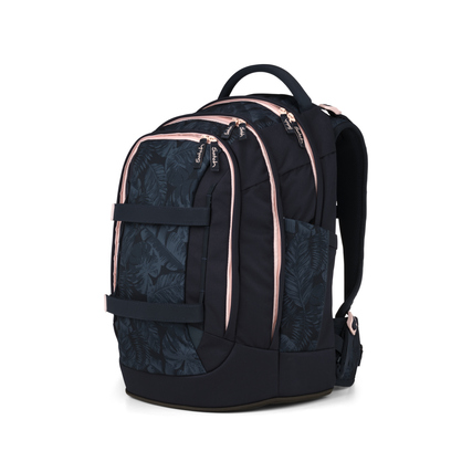 Satch Schulrucksack pack im Design Midnight Jungle mit zwei Fronttaschen und gepolsterten Trägern.