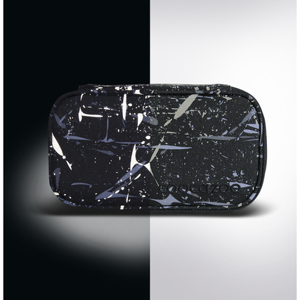 Schwarzes Mäppchen mit reflektierenden Splatter-Mustern und Reißverschluss.