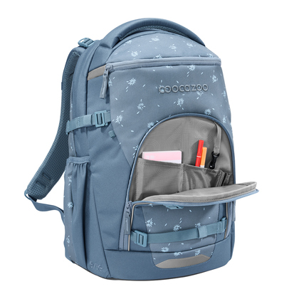 COOCAZOO Schulrucksack BYTE Bloomy Daisy in Anwendungsbeispiel mit offener Tasche und Fächern.