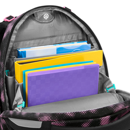 Schulrucksack PORTER in Pink mit geöffnetem Hauptfach, gefüllt mit verschiedenen Mappen und Heften.