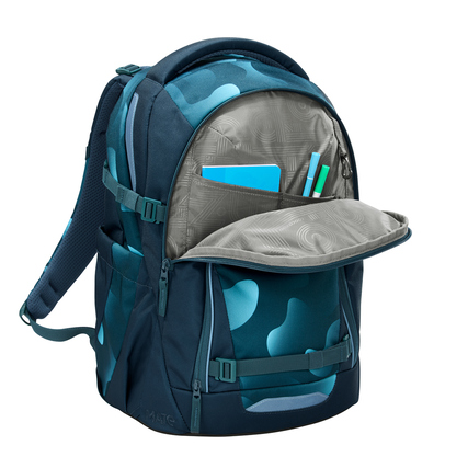 Schulrucksack COOCAZOO MATE in Aqua Flow mit geöffnetem Hauptfach und dreidimensionalem Innenraum.
