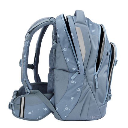 Schulrucksack COOCAZOO MATE in hellblau mit floralem Design, seitliche Ansicht, offen.