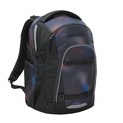 Schulrucksack COOCAZOO MATE in schwarz mit Regenbogen-Illusion-Design, seitliche Sichtansicht.