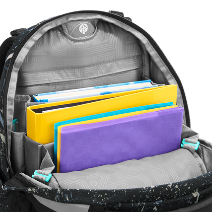 Schulrucksack COOCAZOO MATE mit mehreren Fächern und eingelegten Ordnern in bunten Farben.