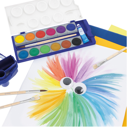 Pinselset mit verschiedenen Pinselgrößen neben einer gemalten Farbexplosion und Malutensilien.