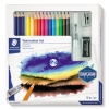 Aquarell-Set mit Bleistiften, Farbstiften und Wasserpinsel in einer Verpackung.