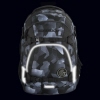 Schulrucksack in grauem, geometrischem Design mit reflektierenden Elementen auf der Vorderseite.