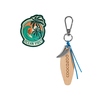 Zwei Rucksackanhänger im Design 'Ocean Vibes' mit Karabinerhaken und Klettpatch.