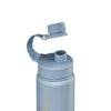 Edelstahl-Trinkflasche in Nordic Ice Blue mit abnehmbaren Deckel und Trinköffnung.