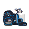 ergobag Schulranzen pack 28 x 40 x 25 cm (B x H x T) 20l Magnetschnalle inkl. Sportrucksack, Heftbox, Federmäppchen (gefüllt mit Lyra Stiften), Schlampermäppchen, 4 x Klettie Gewicht: 1.100g 100 % Polyester dunkelblau VerfolgBärjagd