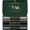 Fünf Faber-Castell Aquarellmarker im Set, verpackt in einer grünen Box mit Deckel.