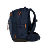 Blauer Satch Schulrucksack in seitlicher Ansicht mit mehreren Fächern und Verstärkungen.